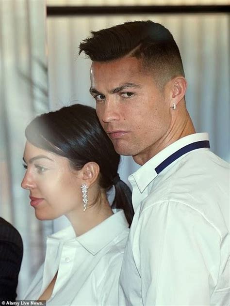 Cristiano Ronaldo Wife 2021 Wallpaper Grizz
