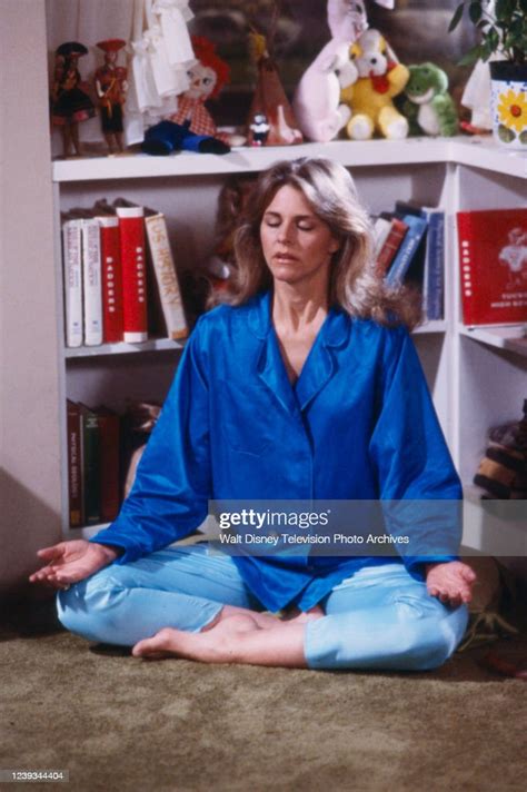 Lindsay Wagner Appearing In The Abc Tv Series Jessie News Photo