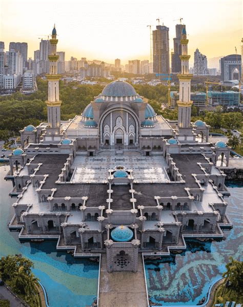 Federal territory mosque or masjid wilayah persekutuan is a major mosque in kuala lumpur, malaysia. Masjid Wilayah Persekutuan - The Federal Territory Mosque ...