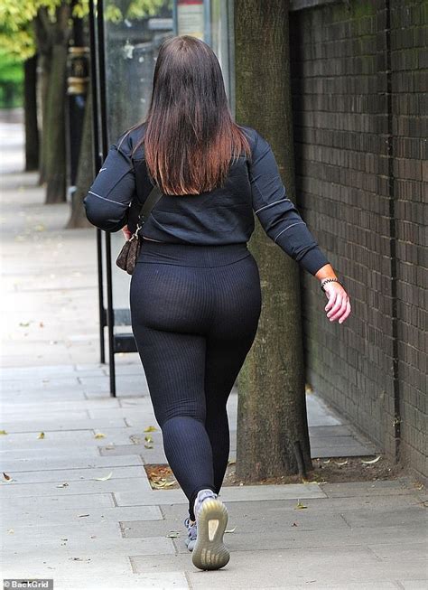 Lauren Goodger Showcases Her Famously Peachy Derriere In Leggings As
