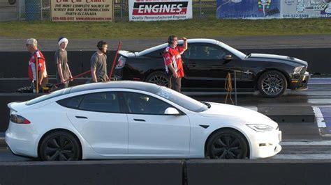 Tesla Model S Plaid против Shelby Gt500 на дрэге Кто кого