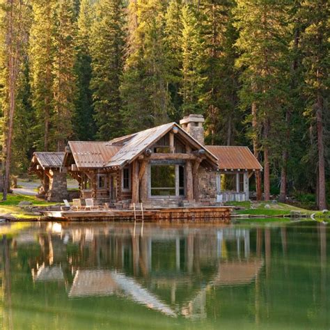 Log Cabin Or Rustic Cottage In The Woods At The Lake Rustic Houses