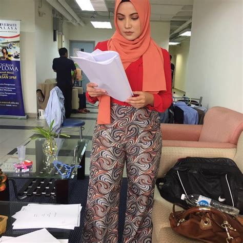 Live version after tibai 10 lagu malam ni. Biodata Nina Iskandar, Pelakon Brunei Yang Mencipta Nama ...