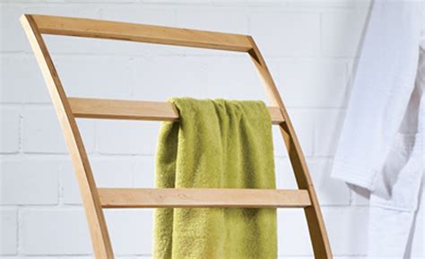 Für das trocknen der handtücher sind handtuchhalter unerlässlich. Handtücher Bad Leiter Holz Eiche / Wer lust auf eine neue ...