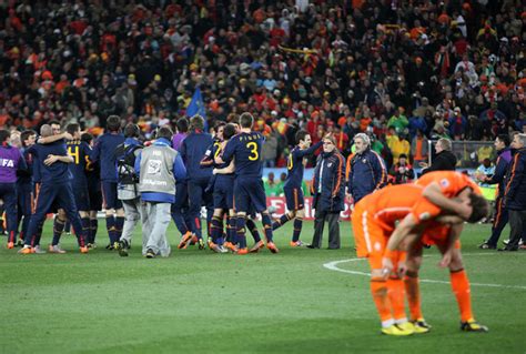 Alineaciones y comienzo del partido españa vs holanda final mundial sudafrica 2010. Netherlands VS Spain - FIFA World Cup South Africa 2010 Image (13782778) - Fanpop