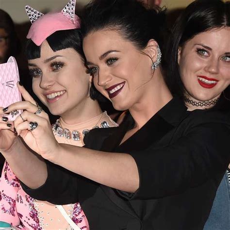 Fotos A Katy Perry Parece Que Le Llueven Los Dobles