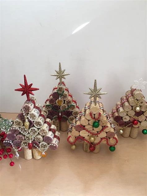 Hi, alison here, and today i'd like to share with you a fun and easy diy ornament idea, cork christmas trees. Wine cork Christmas Tree.....Upcycled Cork Christmas ...