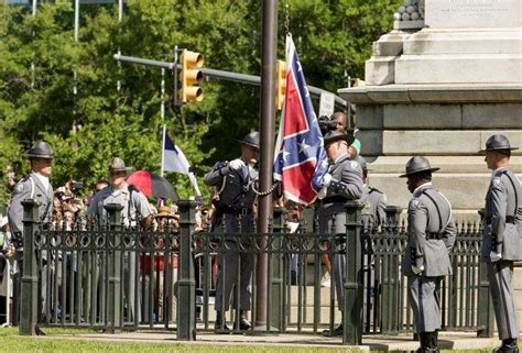 South Carolina Removes Confederate Flag From State Capitol The Gazette