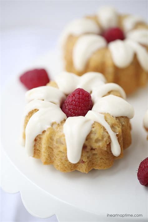 With their fluted design, bundt cakes are elegant desserts that happen to be easy to make too. Mini Bundt Cake Recipes: BEST 10+ Quick & Simple - Top ...
