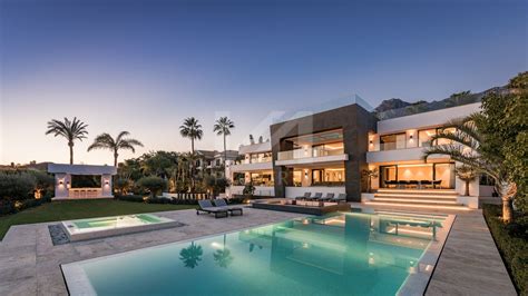Imposing Brand New State Of The Art Luxury Villa In The Prestigous