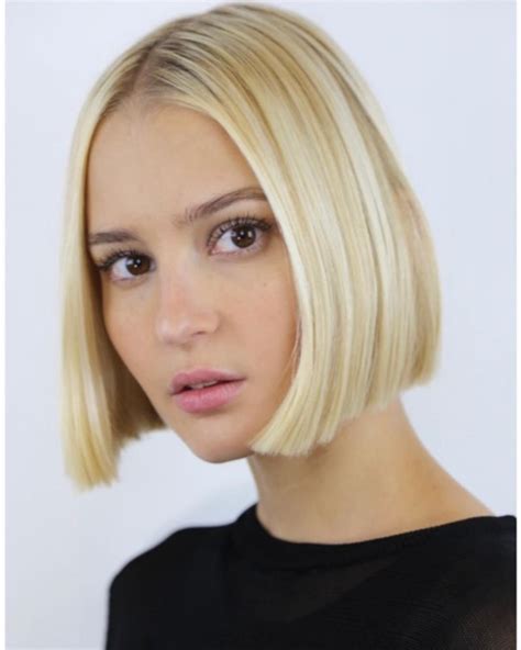 The bob appeared in 1915 not as a haircut, but as a useful hairstyle for… dancing. Pin by Susan Carter on Bobs 9 | Haircut gray hair, Short ...