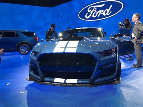 Photo Gallery Ford General Motors And Fiat Chrysler Show Off Vehicles