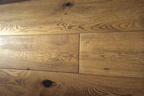 Rustic Oak Engineered Wide Plank Flooring 1900x220x154mm