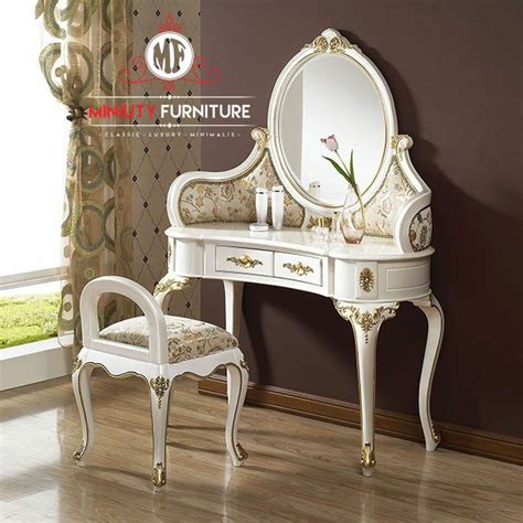 Gambar meja rias modern rumahminimalisoi com gambar meja rias minimalis, model dan harga meja rias minimalis meja rias merupakan furniture sekunder yang cukup banyak dicari meja rias biasanya diperlukan oleh wanita dewasa maupun remaja putri untuk merias diri sebelum tampil keluar. model meja hias klasik modern duco putih terbaru | MINIUTY ...