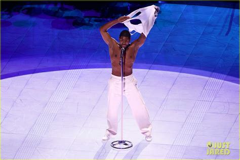 usher goes shirtless at super bowl 2024 see every photo and video photo 5013061 shirtless