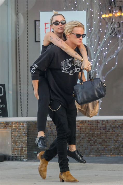 Miley cyrus and cody simpson have officially called it quits on their relationship … tmz has learned. MILEY CYRUS and Cody Simpson Out in Malibu 03/02/2020 ...