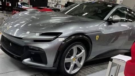 Новый кроссовер Ferrari Purosangue 2022— первые живые фото