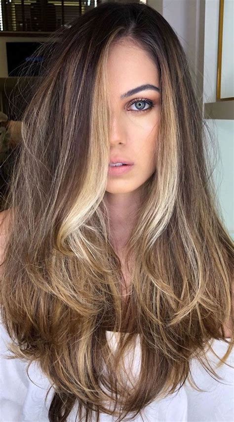 Golden Front Frame Another Great Example Of Long And Chic Hair Idea For This Look The Hair Is