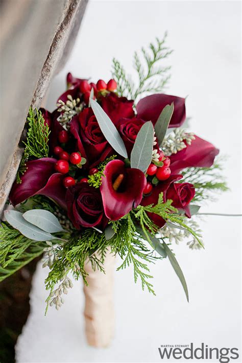22 Lily Wedding Bouquets That Are Perfect For Spring Celebrations