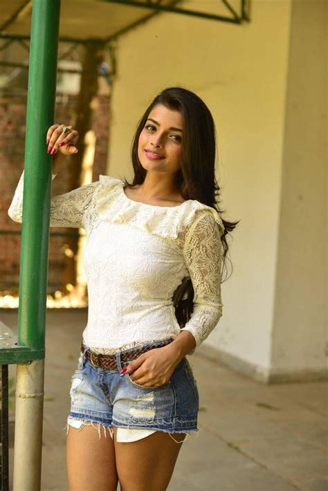 Tamil Actress Ashna Zaveri Latest Hot Hd Stills