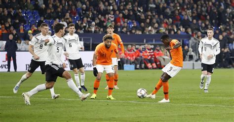 Kijk live naar de groepswedstrijd op het ek voetbal tussen portugal en duitsland. Oranje treft Engeland, Zwitserland of Portugal | Voetbal ...
