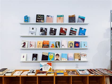 Book Store Pictures Download Free Images On Unsplash