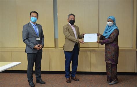 Pada masa ini kebanyakan universiti di malaysia menghadapi masalah dalam menyediakan. Lantikan dan Kenaikan Pangkat Bagi Kumpulan Pengurusan ...