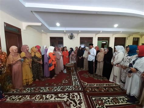 Yayasan bank rakyat (ybr) menawarkan biasiswa ybr bernilai rm2.25 juta kepada pelajar terpilih bagi melanjutkan pengajian secara sepenuh masa pada tahun ini (2019) dalam bidang data sains, kejuruteraan dan pengurusan. PENGAJIAN RUTIN IWABRI MEDAN JULI 2019 | IKATAN WANITA ...