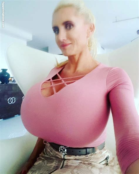 Hot Tammyhtherealtor Nude Onlyfans Leaks Show Boob