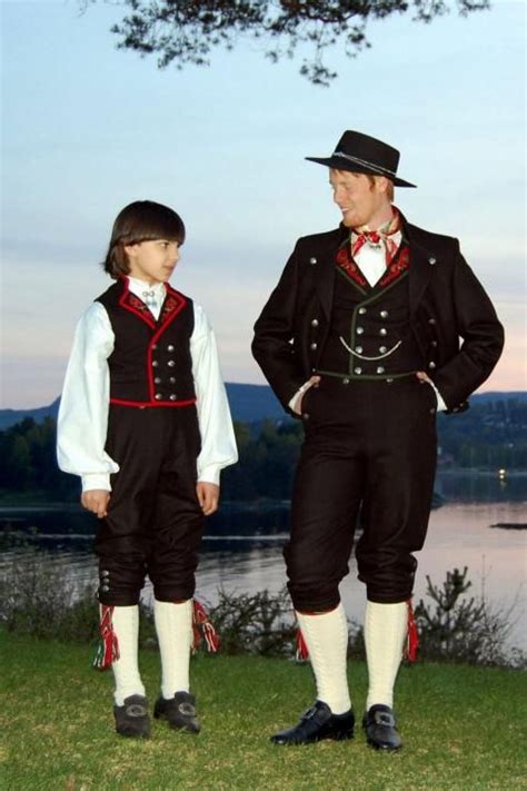 The world of work had been undergoing a. Ny herrebunad fra Asker og Bærum - Kultur - Budstikka ...