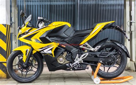 Know about bajaj pulsar rs200 price, mileage, reviews, images, specifications, features, colours and more at bajaj auto. Pulsar RS 200 Launched and its First Outdoor Photoshoot in ...