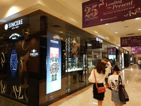 Ngee ann city opened in 1993 as a major shopping centre and office complex in located along orchard road. Ngee Ann City Singapore - Shopping Mall, Stores, Parking & MRT