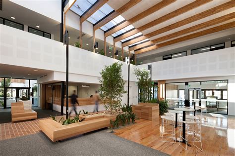 Neighborhood health center accepts all patients, participates in most insurance plans and is proud to provide care to those who are medically underserved. Ballarat Community Health Primary Care Centre | DesignInc
