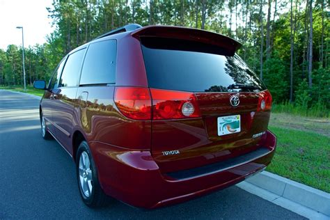 2010 Toyota Sienna - Review - CarGurus