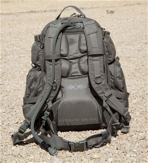 Repenser les espaces de travail pour concrétiser les stratégies de marque. CAMELBAK BFM 500 - sac à dos tactique - www.terrang.fr ...