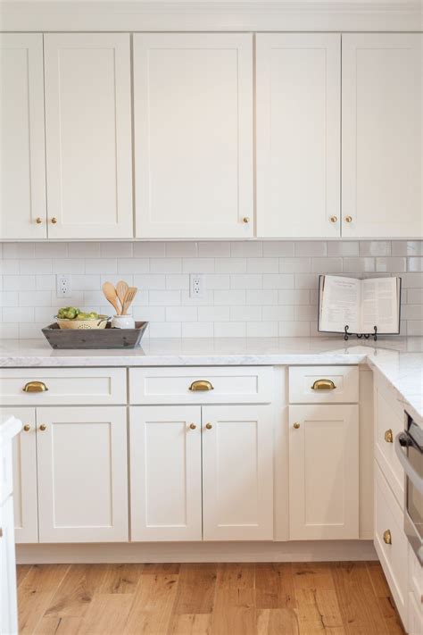 White Kitchen Cabinets With Brass Hardware In 2020 Modern White