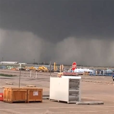 Tornado Strikes Oklahoma 7 People Injured Near Tulsa Ktla