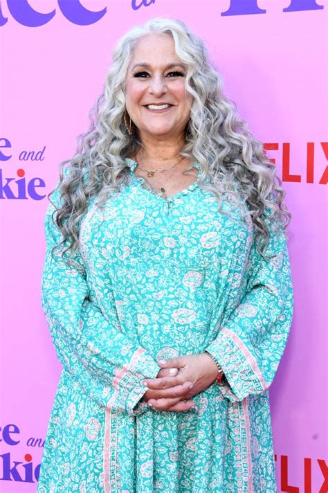 Grace And Frankie Finale Spoilers Dolly Partons Appearance More