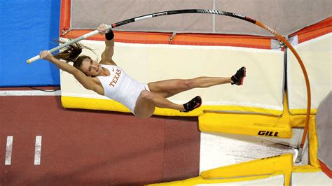 Texas Longhorns Kaitlin Petrillose Breaks College Womens Pole Vault