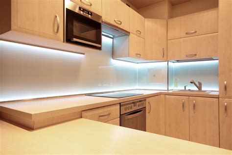 There are a few main types of under cabinet kitchen light fixtures: Undercabinet Lighting Ideas