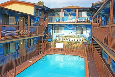 When visiting a busy city like los angeles, you'll want to be in the heart of the action. Hollywood Inn Express North (Los Angeles, CA) - Hotel ...