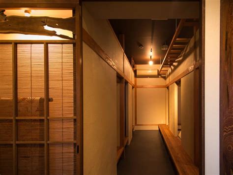 Since capsule hotels first became a thing in japan back in the late '70s, they've been improved upon over the years with modifications like anime art with hotels in shibuya, kyoto, and fukuoka, the millennials is a fantastic place for local and international tourists to stay. 7 New Hotels in Tokyo 2018: High-Tech, Boutique, Capsule ...