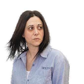 החברה עוסקת בפיתוח, הקמה ותפעול של מתחמי תדלוק ומרכזים מסחריים בסמיכות להם ושל חנויות נוחות במרכזי ערים ובקיבוצים ומושבים, וכן בשיווק של מוצרי. סיפורי מעשיהו