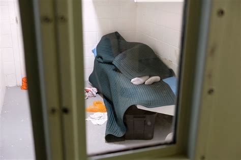 Us Jails Fail To Stop Inmate Suicides Associated Press Investigation