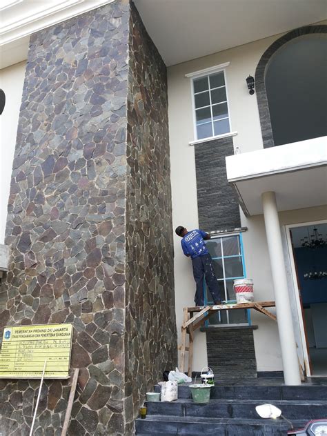 Teras adalah eksterior utama yang kebanyakan dilihat orang dan. Artikel: Harga Batu Alam Untuk Dinding Depan Rumah| HBS Blog - Hakana Borneo Sejahtera
