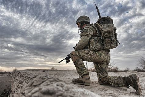 Kneeling Military Soldier American Soldiers