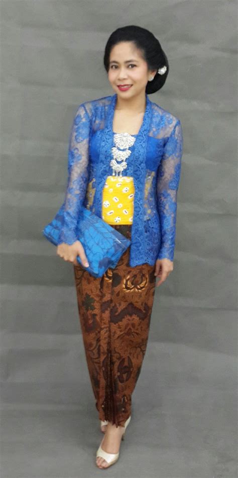 Traditional Outfit Kebaya Kutubaru Concerto Mytulisan Sanggul Jawa
