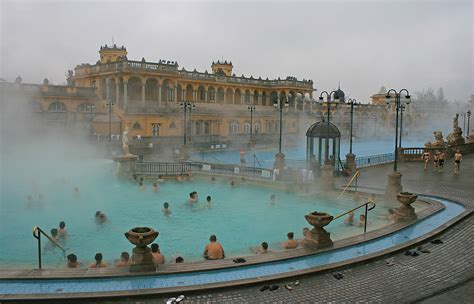 Viaggio lungo la frontiera tra serbia e ungheria. Terme di Szechenyi - Viaggi, vacanze e turismo: Turisti ...