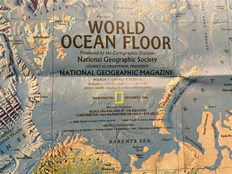 Dec 1981 The World And World Ocean Floor National Geographic Map Vol