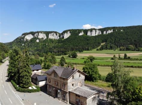 Von albstadt ebingen her kommend sind es 27 km auf der l196. Motorradfahrerfreundliches Landgasthof Bahnhof in Beuron ...